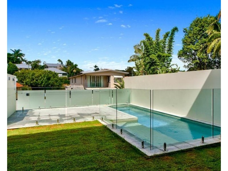 11 Pine Street, Hamilton QLD 4007