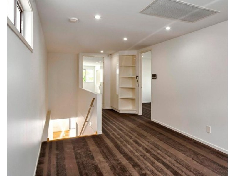 11 Pine Street, Hamilton QLD 4007