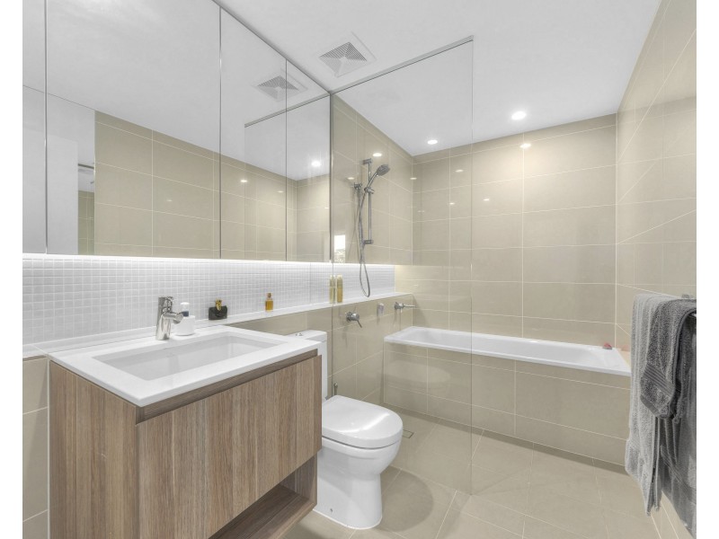 4312/18 Parkside Circuit, Hamilton QLD 4007