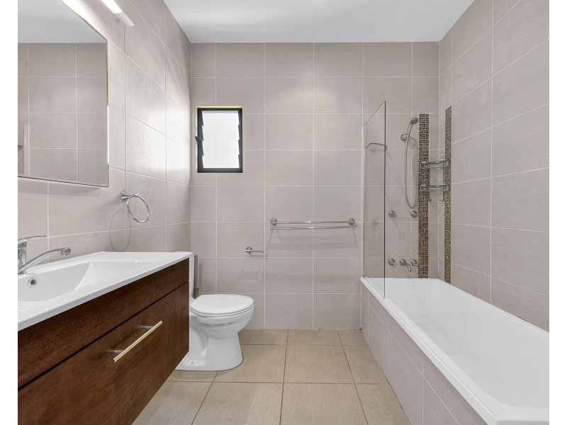 33 Hutton Street, Clayfield QLD 4011