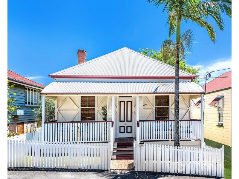 18 Hammond Street, Red Hill QLD 4059