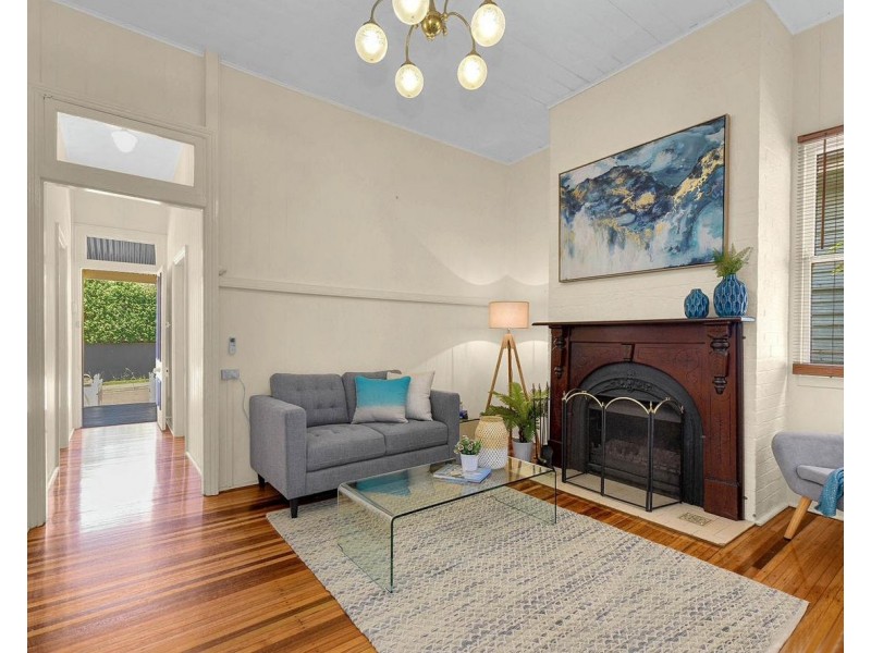 18 Hammond Street, Red Hill QLD 4059