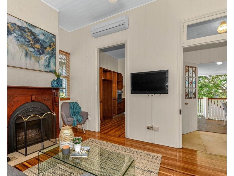 18 Hammond Street, Red Hill QLD 4059