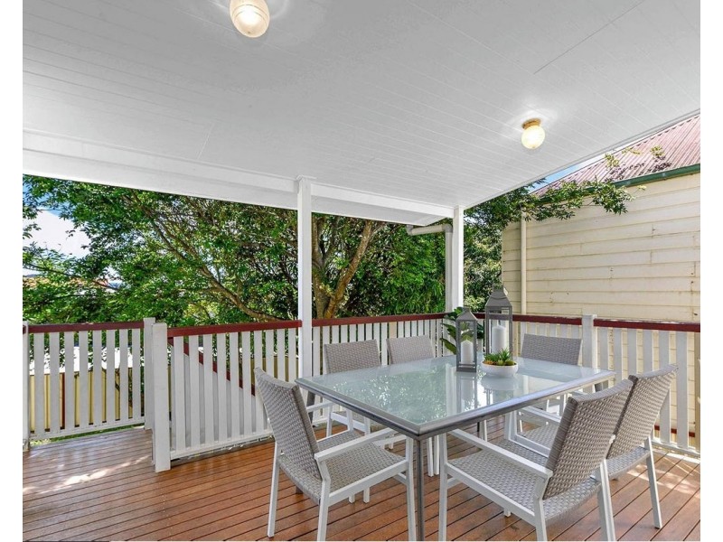 18 Hammond Street, Red Hill QLD 4059