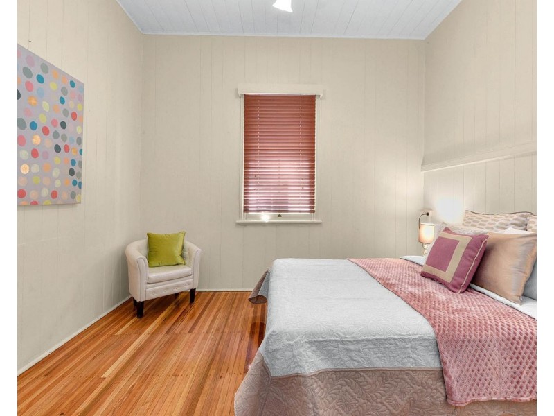 18 Hammond Street, Red Hill QLD 4059