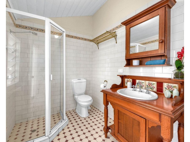 18 Hammond Street, Red Hill QLD 4059