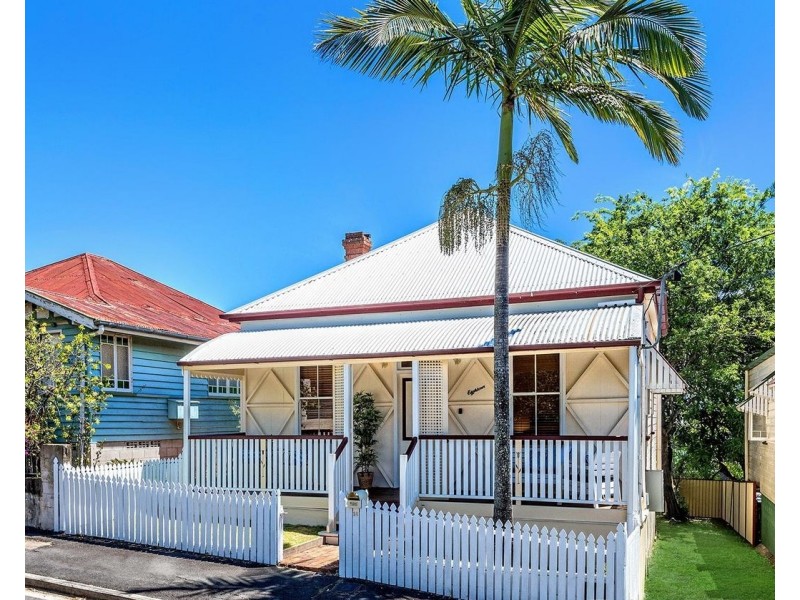 18 Hammond Street, Red Hill QLD 4059