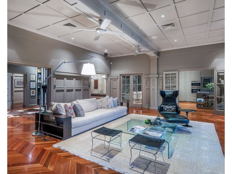 30 Windermere Road, Hamilton QLD 4007