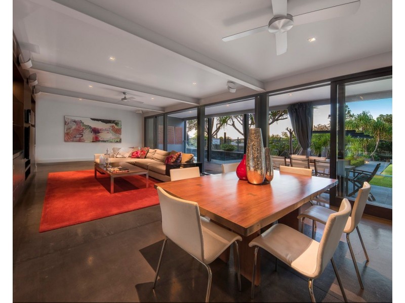 30 Windermere Road, Hamilton QLD 4007