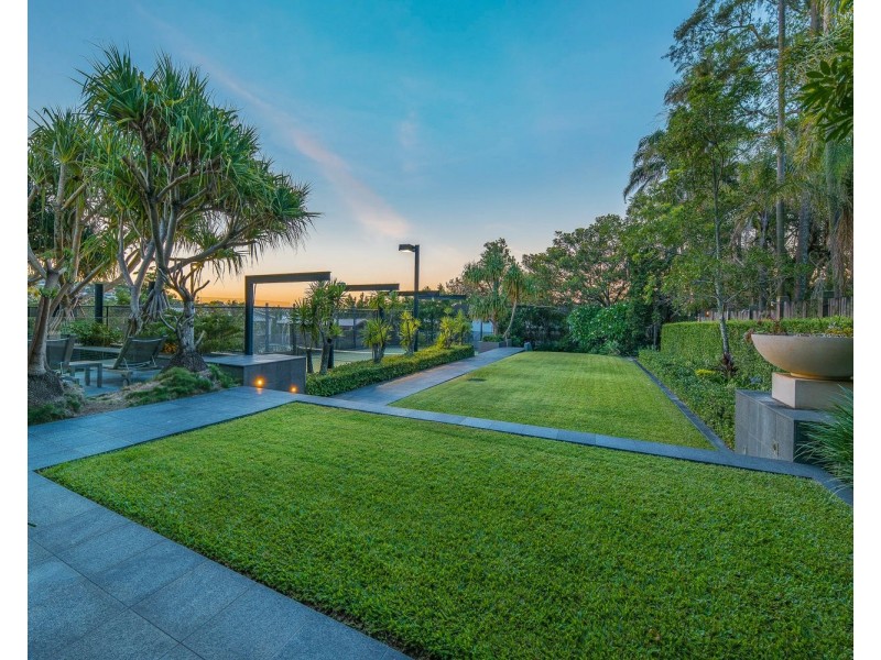 30 Windermere Road, Hamilton QLD 4007