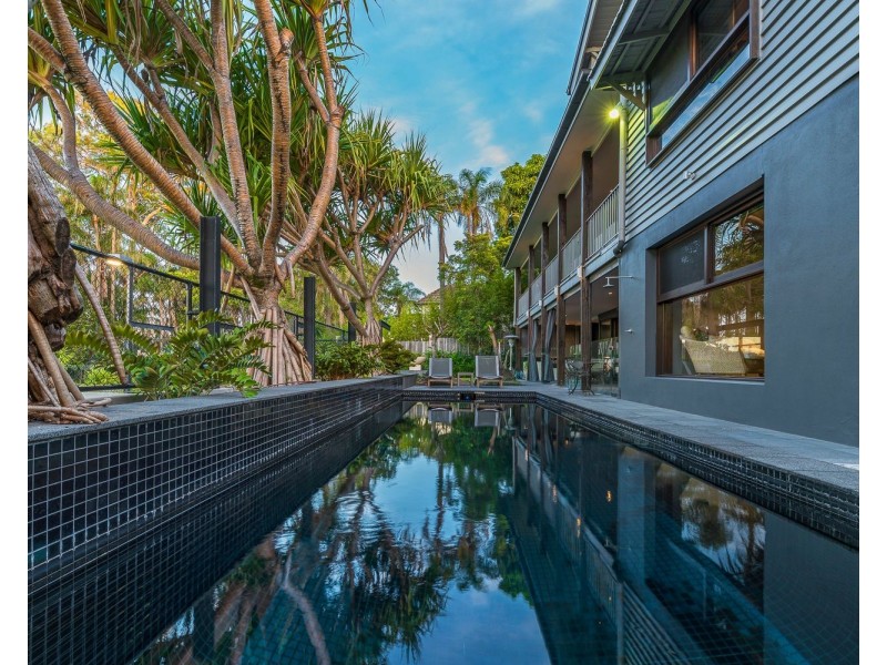 30 Windermere Road, Hamilton QLD 4007