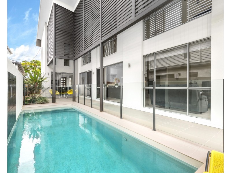 18 Harding Street, Hendra QLD 4011