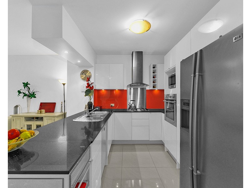 1/10 Vernon Terrace, Teneriffe QLD 4005