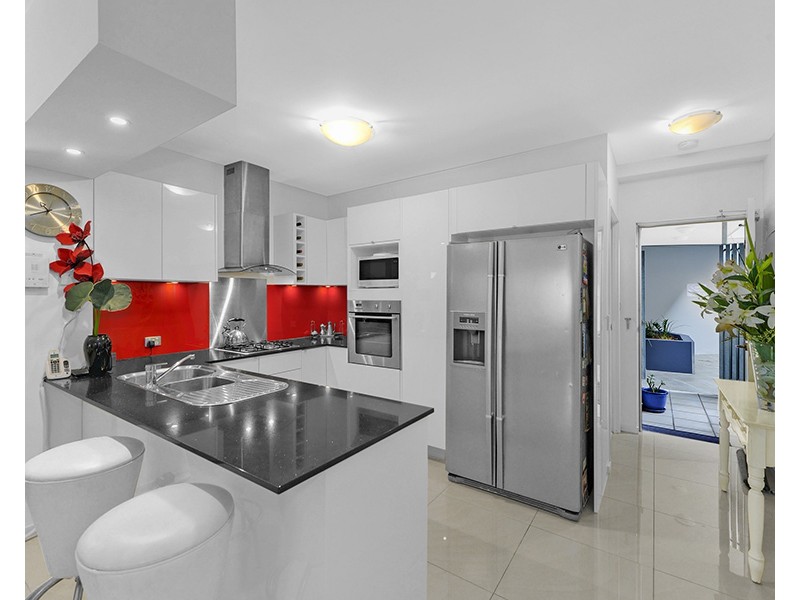 1/10 Vernon Terrace, Teneriffe QLD 4005