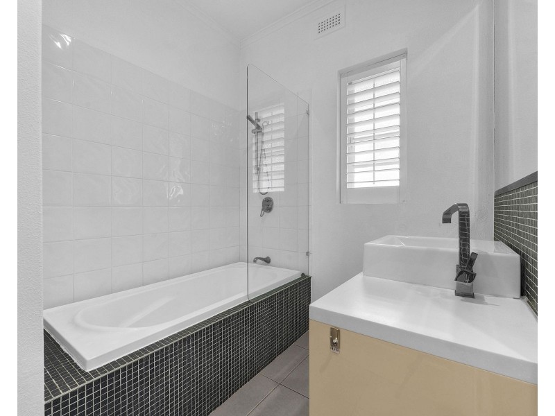 213 Shaw Road, Wavell Heights QLD 4012