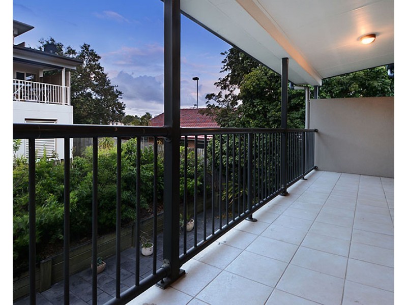 2/397 Rode Road, Chermside QLD 4032