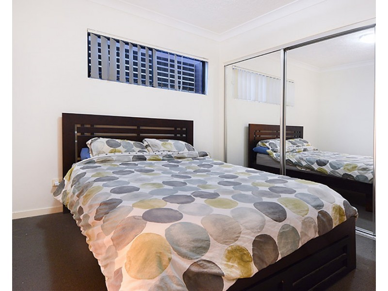 2/397 Rode Road, Chermside QLD 4032