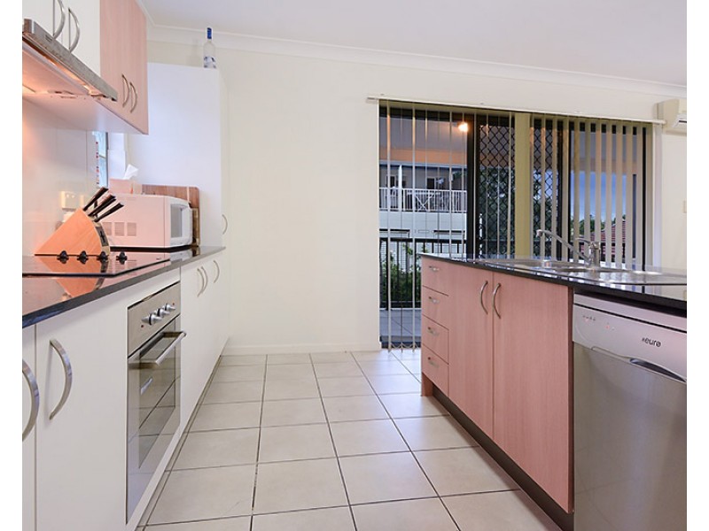 2/397 Rode Road, Chermside QLD 4032