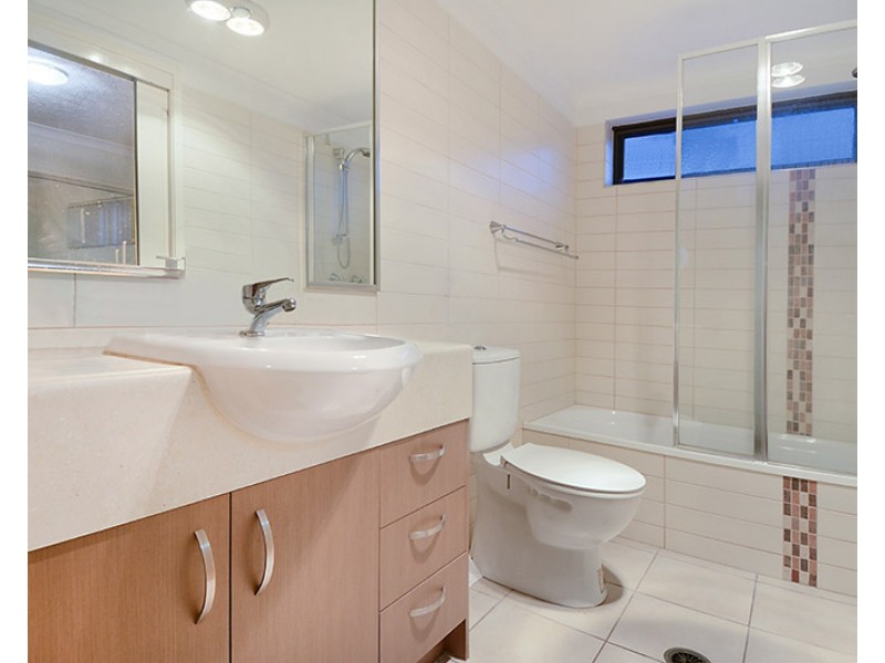 2/397 Rode Road, Chermside QLD 4032