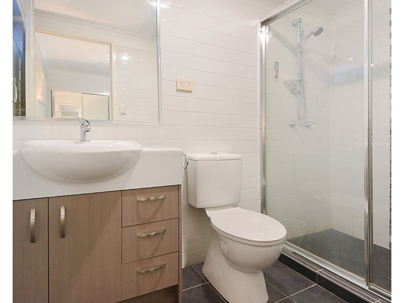 2/397 Rode Road, Chermside QLD 4032