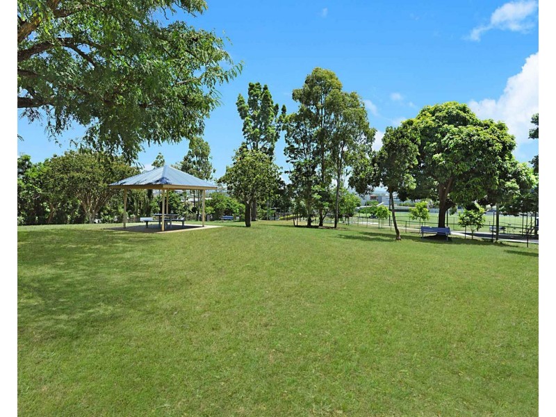 34 Joynt Street, Hamilton QLD 4007