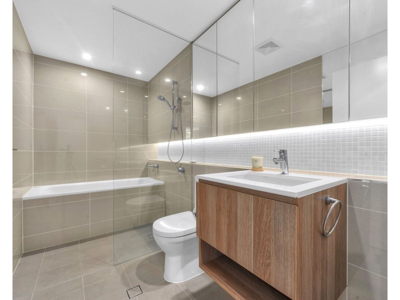 4113/18 Parkside Circuit, Hamilton QLD 4007