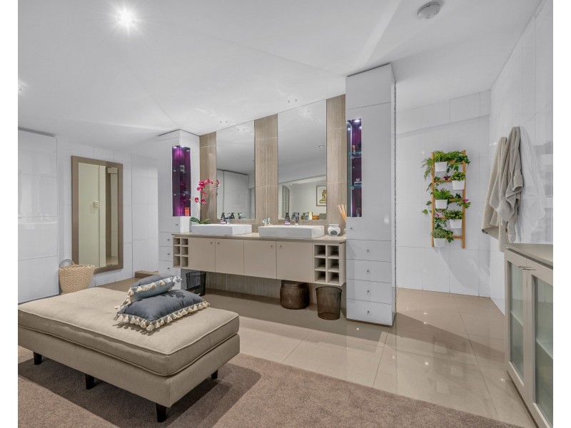 12 Moore Street, Albion QLD 4010