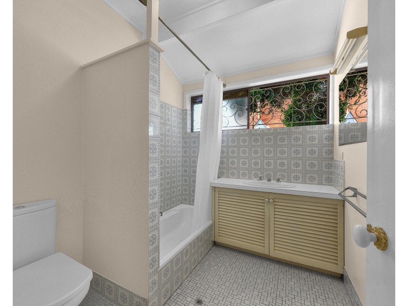 11 Craven Street, Clayfield QLD 4011