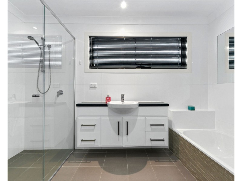 2A Rous Street, Hendra QLD 4011