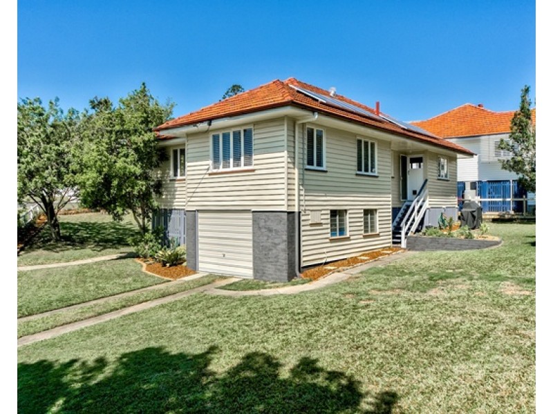11 Bank Street, Windsor QLD 4030