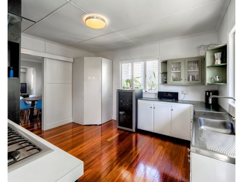 11 Bank Street, Windsor QLD 4030