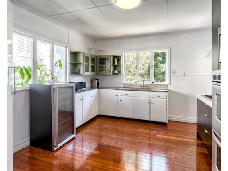 11 Bank Street, Windsor QLD 4030