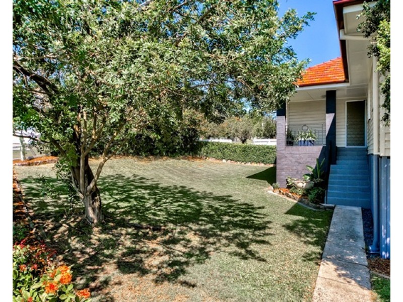 11 Bank Street, Windsor QLD 4030