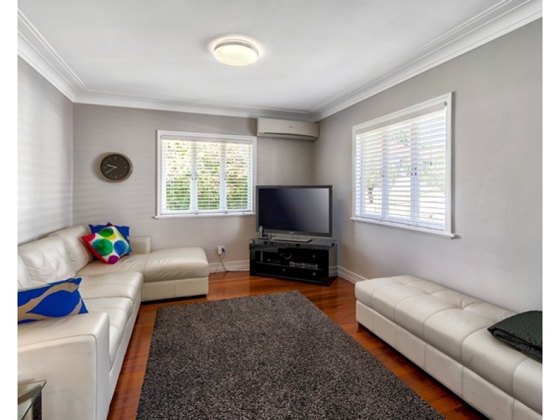 11 Bank Street, Windsor QLD 4030