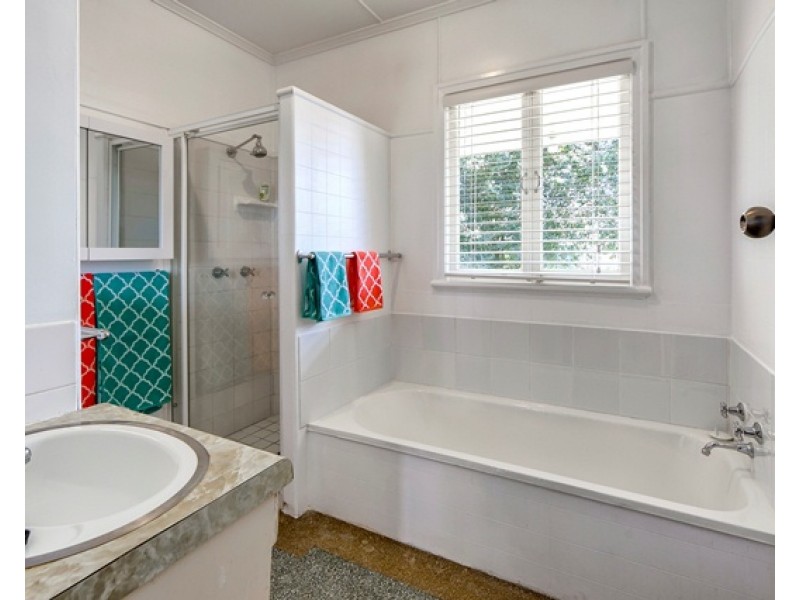 11 Bank Street, Windsor QLD 4030