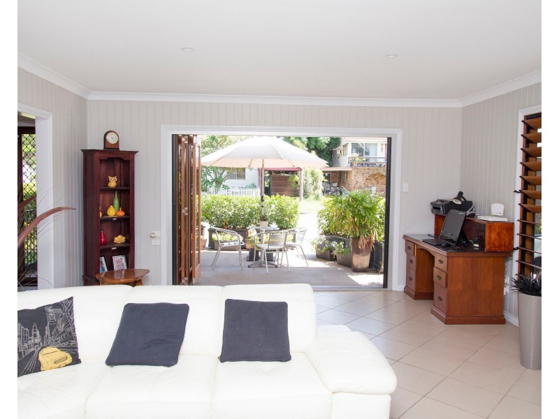 35 Hamilton Avenue, Hendra QLD 4011