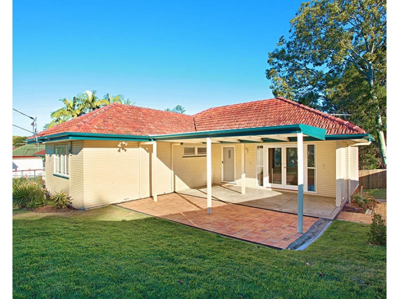 1 Deramore Street, Wavell Heights QLD 4012