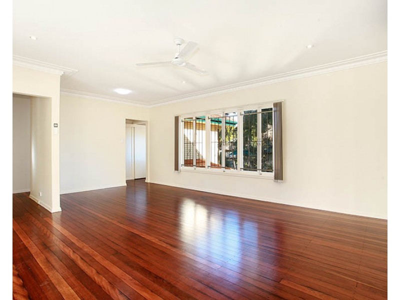 1 Deramore Street, Wavell Heights QLD 4012