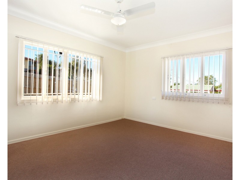 1 Deramore Street, Wavell Heights QLD 4012