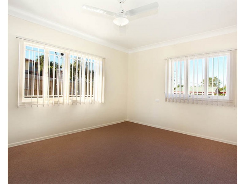 1 Deramore Street, Wavell Heights QLD 4012