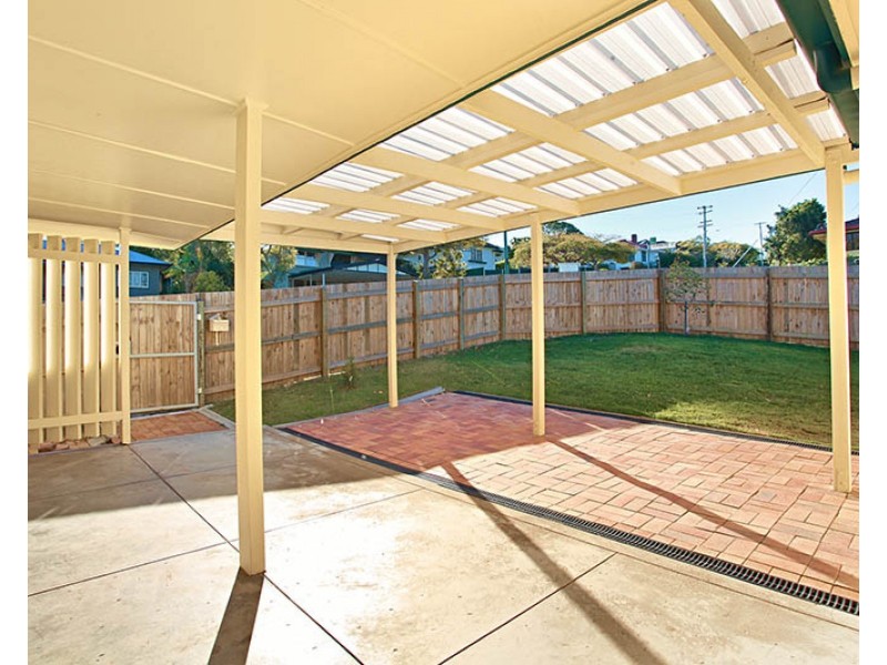 1 Deramore Street, Wavell Heights QLD 4012