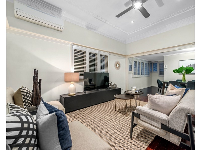 16 London Road, Clayfield QLD 4011