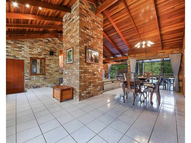 11 Beech Drive, Cashmere QLD 4500