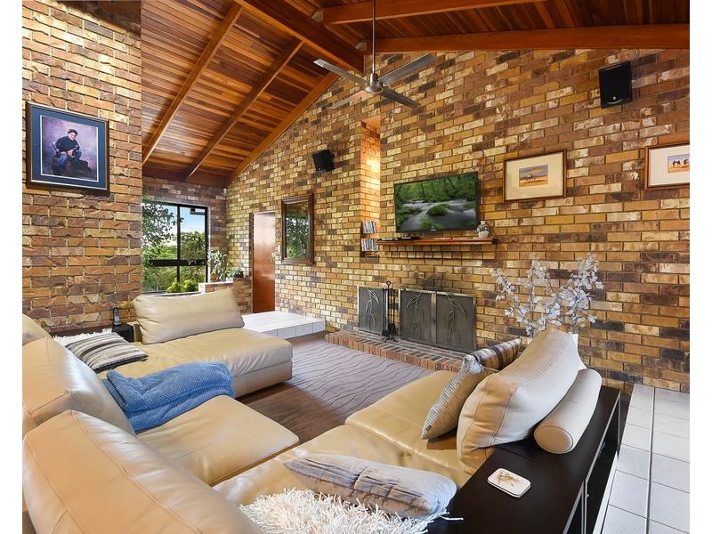 11 Beech Drive, Cashmere QLD 4500