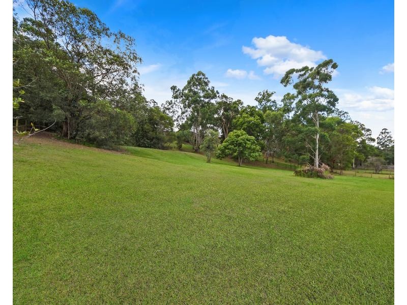 11 Beech Drive, Cashmere QLD 4500