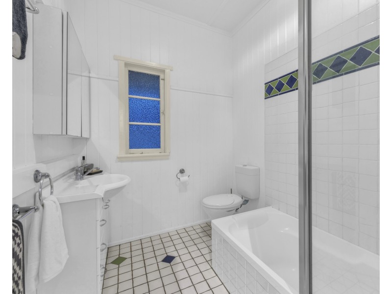 36 Howard Street, Grange QLD 4051