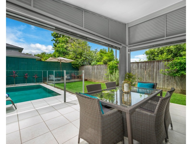 18 Melbourne Avenue, Camp Hill QLD 4152