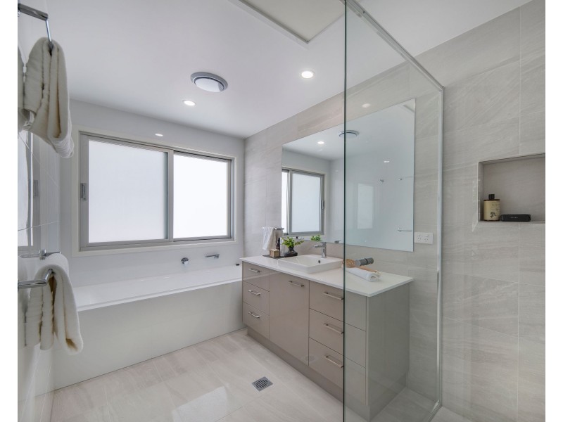 11 Gordon Street, Hendra QLD 4011