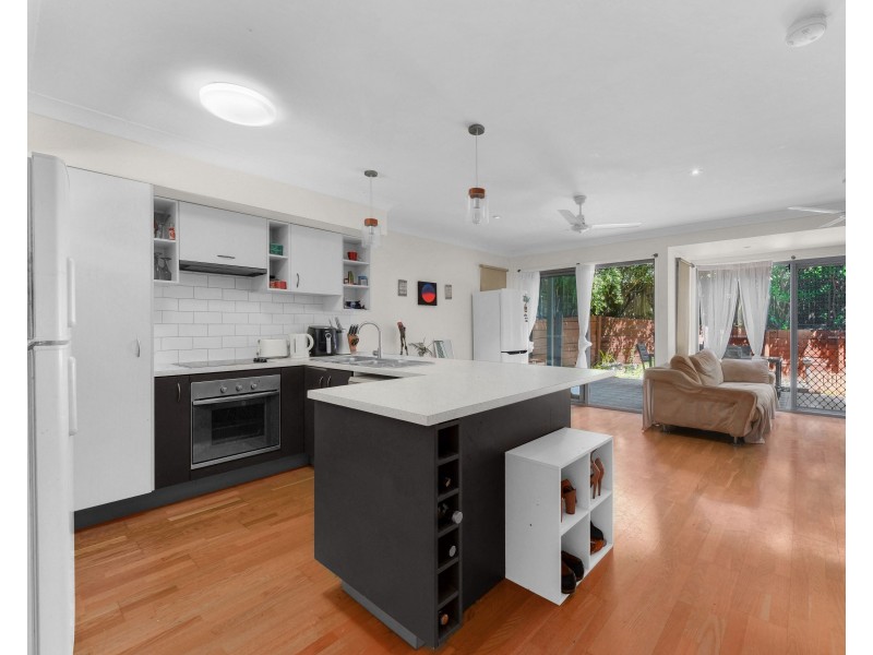 25 Blake Street, Wooloowin QLD 4030