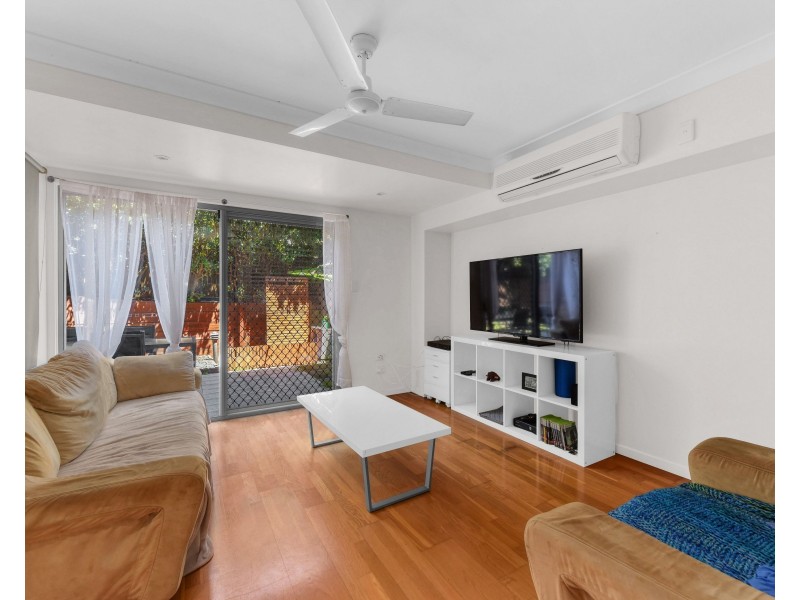 25 Blake Street, Wooloowin QLD 4030